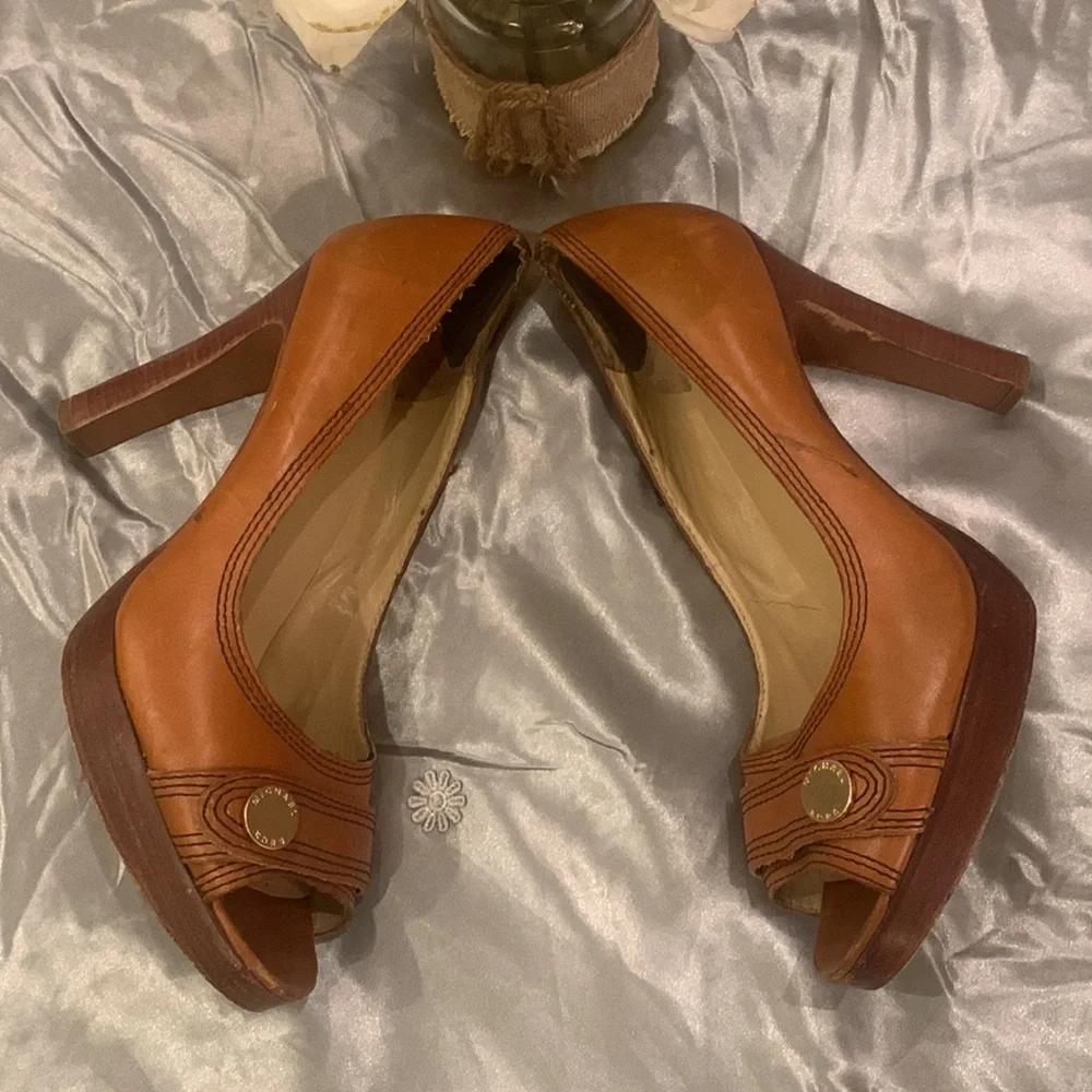 🌹Vintage Michael Micheal Kors • Brown Leather Platform Peep Toe Heels